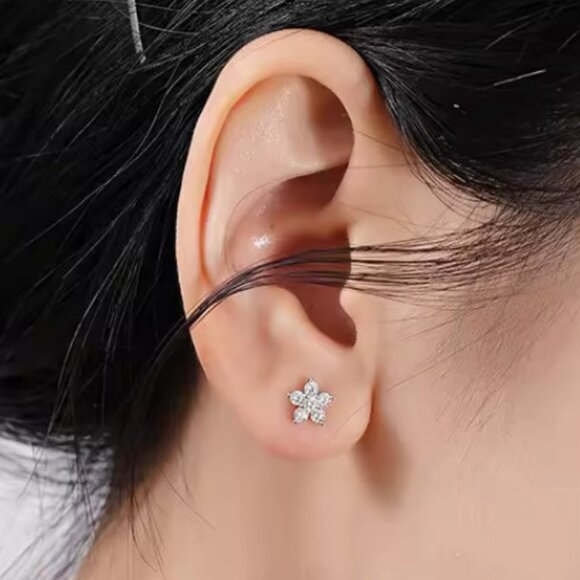 Zircon Star Flower Stud Earrings in Gold & Silver. 925 Sterling Silver. #1075 - Picture 1 of 5